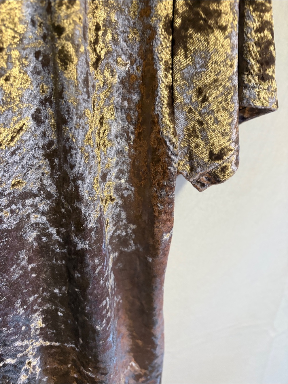 POL Crushed Velvet V-Neck Short Sleeve Top - Taupe - Picture 9 of 9